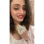 Parul Chauhan Instagram - Jewelry is a very personal thing… it should tell a story about the person who’s wearing it.❤️❤️❤️❤️❤️ Thank u so much @fashionawazibymehak for these beautiful jewellery ❤️❤️❤️❤️