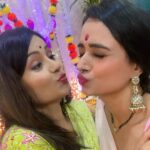 Parul Chauhan Instagram - Let us thank Bappa for his love and blessings! May the Vighnaharta always keep us protected from all the negativities around. Thanks Parul , Chirag , Uncle & Aunty for an awesome time . We really enjoyed your warm company. Uncle & Aunty are sheer bliss ❤️ We should meet often🤗 @parulchauhan19 @thechiragt #ganpati #blessings #ganparibappamorya #familytime #love #friends #charulmalik #instagood #parulchauhan #festivities #chiragthakkar #bonding