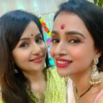 Parul Chauhan Instagram - Let us thank Bappa for his love and blessings! May the Vighnaharta always keep us protected from all the negativities around. Thanks Parul , Chirag , Uncle & Aunty for an awesome time . We really enjoyed your warm company. Uncle & Aunty are sheer bliss ❤️ We should meet often🤗 @parulchauhan19 @thechiragt #ganpati #blessings #ganparibappamorya #familytime #love #friends #charulmalik #instagood #parulchauhan #festivities #chiragthakkar #bonding