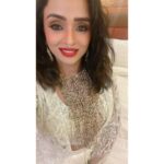Parul Chauhan Instagram - Jewelry is a very personal thing… it should tell a story about the person who’s wearing it.❤️❤️❤️❤️❤️ Thank u so much @fashionawazibymehak for these beautiful jewellery ❤️❤️❤️❤️