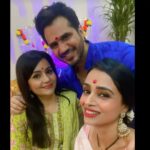 Parul Chauhan Instagram - Let us thank Bappa for his love and blessings! May the Vighnaharta always keep us protected from all the negativities around. Thanks Parul , Chirag , Uncle & Aunty for an awesome time . We really enjoyed your warm company. Uncle & Aunty are sheer bliss ❤️ We should meet often🤗 @parulchauhan19 @thechiragt #ganpati #blessings #ganparibappamorya #familytime #love #friends #charulmalik #instagood #parulchauhan #festivities #chiragthakkar #bonding