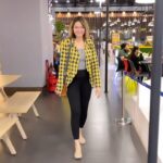 Parull Chaudhry Instagram - Just a day out in July ❤️ @inorbitmallmalad Bottoms @zara Top @forever21_in Blazer made by designer friend @zeal_ritu_agarwal Shoes @jellybunnyin #parullchaudhry #actor #influencer #contentcreator #parullians #explore #bhagyalakshmi #jofithaiwohhithai #traveller #vlogger #chaudhryonthego #fashion #fitness #beauty #lifestyle #fashionblogger #beautyblogger #yogini #fitnessmotivation #travel #saasbahuaurbetiyaan #parullkipaltan #reels #reelsinstagram #ootd Mumbai - मुंबई