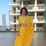 Parull Chaudhry Instagram - Have a yellow weekend @yuvranijaipur ❤️ Styling @sumalya.m.k Makeup & hair @sunil.sawant51 🎥 @gaurav_naik_143 Edited by @ambre.mangesh #ootd #lehenga #parullchaudhry #actor #influencer #contentcreator #parullians #explore #bhagyalakshmi #jofithaiwohhithai #traveller #vlogger #chaudhryonthego #fashion #fitness #beauty #lifestyle #fashionblogger #beautyblogger #yogini #fitnessmotivation #travel #saasbahuaurbetiyaan #parullkipaltan #reels #reelsinstagram