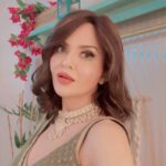 Parull Chaudhry Instagram - Relatable ? #reels #trending #reelsinstagram #parullchaudhry #actor #influencer #contentcreator #parullians #explore #bhagyalakshmi #jofithaiwohhithai #traveller #vlogger #chaudhryonthego #fashion #fitness #beauty #lifestyle #fashionblogger #beautyblogger #yogini #fitnessmotivation #travel #saasbahuaurbetiyaan #parullkipaltan Mumbai - मुंबई