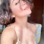 Parull Chaudhry Instagram - Raising the temperature for today? Sharing some #throwbacks #lockdown #parullchaudhry #actor #influencer #contentcreator #parullians #explore #bhagyalakshmi #jofithaiwohhithai #traveller #vlogger #chaudhryonthego #fashion #fitness #beauty #lifestyle #fashionblogger #beautyblogger #yogini #fitnessmotivation #travel #saasbahuaurbetiyaan #parullkipaltan Mumbai - मुंबई