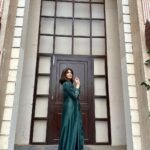 Parull Chaudhry Instagram – Feeling Royal 

Outfit & styling @tripzarora 

Hair @dethejaya 

Jewellery @shaikhaasifa626 

#parullchaudhry #actor #influencer #contentcreator #parullians #explore #bhagyalakshmi #jofithaiwohhithai #traveller #vlogger #chaudhryonthego #fashion #fitness #beauty #lifestyle #fashionblogger #beautyblogger #yogini #fitnessmotivation #travel #saasbahuaurbetiyaan #parullkipaltan #ootd Mumbai – मुंबई