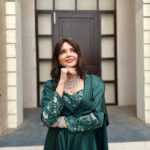 Parull Chaudhry Instagram – Feeling Royal 

Outfit & styling @tripzarora 

Hair @dethejaya 

Jewellery @shaikhaasifa626 

#parullchaudhry #actor #influencer #contentcreator #parullians #explore #bhagyalakshmi #jofithaiwohhithai #traveller #vlogger #chaudhryonthego #fashion #fitness #beauty #lifestyle #fashionblogger #beautyblogger #yogini #fitnessmotivation #travel #saasbahuaurbetiyaan #parullkipaltan #ootd Mumbai – मुंबई