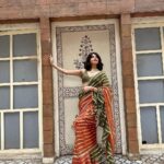Parull Chaudhry Instagram – Ishq wala love
With 7 yards of beautiful saree
Outfit & styling @tripzarora
Hair @dethejaya
Jewellery @shaikhaasifa626
#parullchaudhry #actor #influencer #contentcreator #parullians #explore #bhagyalakshmi #jofithaiwohhithai #traveller #vlogger #chaudhryonthego #fashion #fitness #beauty #lifestyle #fashionblogger #beautyblogger #yogini #fitnessmotivation #travel #saasbahuaurbetiyaan #parullkipaltan Mumbai – मुंबई