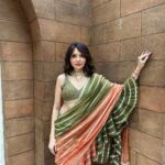 Parull Chaudhry Instagram – Ishq wala love
With 7 yards of beautiful saree
Outfit & styling @tripzarora
Hair @dethejaya
Jewellery @shaikhaasifa626
#parullchaudhry #actor #influencer #contentcreator #parullians #explore #bhagyalakshmi #jofithaiwohhithai #traveller #vlogger #chaudhryonthego #fashion #fitness #beauty #lifestyle #fashionblogger #beautyblogger #yogini #fitnessmotivation #travel #saasbahuaurbetiyaan #parullkipaltan Mumbai – मुंबई