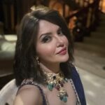 Parull Chaudhry Instagram - Suggest a caption please #parullchaudhry #actor #influencer #contentcreator #parullians #explore #bhagyalakshmi #jofithaiwohhithai #traveller #vlogger #chaudhryonthego #fashion #fitness #beauty #lifestyle #fashionblogger #beautyblogger #yogini #fitnessmotivation #travel #saasbahuaurbetiyaan #parullkipaltan Mumbai - मुंबई