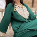 Parull Chaudhry Instagram – There is something so special about Kashmir and their craftsmanship 

Wearing this stunning piece with Tilla work  @kashmiri_pehnava 

Jewellery @shaikhaasifa626 

Hair @dethejaya 

#ootd #parullchaudhry #actor #influencer #contentcreator #parullians #explore #bhagyalakshmi #jofithaiwohhithai #traveller #vlogger #chaudhryonthego #fashion #fitness #beauty #lifestyle #fashionblogger #beautyblogger #yogini #fitnessmotivation #travel #saasbahuaurbetiyaan #parullkipaltan Mumbai – मुंबई