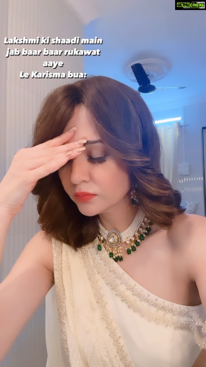 Parull Chaudhry Instagram - Kya Lakshmi ki shaadi hogi? Kar lo ab toh @aishwarya_khare 😈 करिश्मा दुखी है #reels #reelsinstagram #funnyvideos #parullchaudhry #actor #influencer #contentcreator #parullians #explore #bhagyalakshmi #jofithaiwohhithai #traveller #vlogger #chaudhryonthego #fashion #fitness #beauty #lifestyle #fashionblogger #beautyblogger #yogini #fitnessmotivation #travel #saasbahuaurbetiyaan #parullkipaltan Mumbai - मुंबई