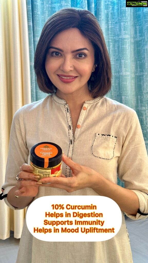 Parull Chaudhry Instagram - Let me tell you how my Tumeric Latte is different and more nutritious than others Wondering what’s curcumin? Well, curcumin is what makes Haldi a superfood by giving it anti-inflammatory and antioxidant properties. You can now take advantage of the health benefits of turmeric and curcumin in a quick and enjoyable way by including Organic India’s wonderful Turmeric Latte which contains 10% curcumin into your daily routine #TheHealthierHaldi @organicindiaofficial Buy now: https://bit.ly/3CM5NSx or visit your nearest exclusive Organic India Store. #organicindia #turmericlatte #curcumin Mumbai - मुंबई