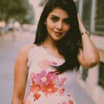 Pavithra Lakshmi Instagram - ❤️j’avais l’impression de naviguer à travers des poèmes🌸🫶🏻 Shot and edited @georgesimon_m