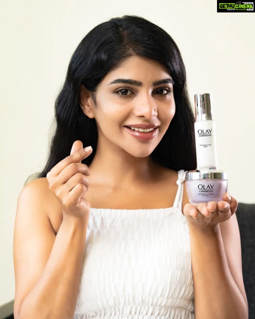 Pavithra Lakshmi Instagram - Showing my love to @olayindia Niacinamide Range that consists of both serum & cream 🤌🏻 This range has 99% Pure Niacinamide & targets 7 signs of uneven skin tone like: 👉🏻 Pores 👉🏻 Dark spots 👉🏻 Acne marks 👉🏻 Dryness 👉🏻 Dullness 👉🏻 Rough skin texture Also price drop alert 🚨 The have slashed their prices from 1699 to 899/- each so definitely check it out 🙌🏻 #Ad #OlayNiacinamideRange #OlayNiacinamide #Serum #Cream #OlayIndia #Niacinamide #AmPm #Regimen #Routine