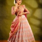Pavithra Lakshmi Instagram - Pon Onam aashamsagal, ellavarum onam sadhya kazhicho?? Shot by @georgesimon_m Wearing @studio149 Makeup @renuka_mua Jewellery @rimliboutique