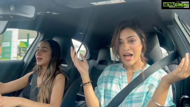 Payal Rajput Instagram - Mere khol khol reh allah de bandya @preetchatha00 ♥️🥰♥️ missing u so much baby boo 🤪 I’m still tripping on our fav tracks 🎶 🎶