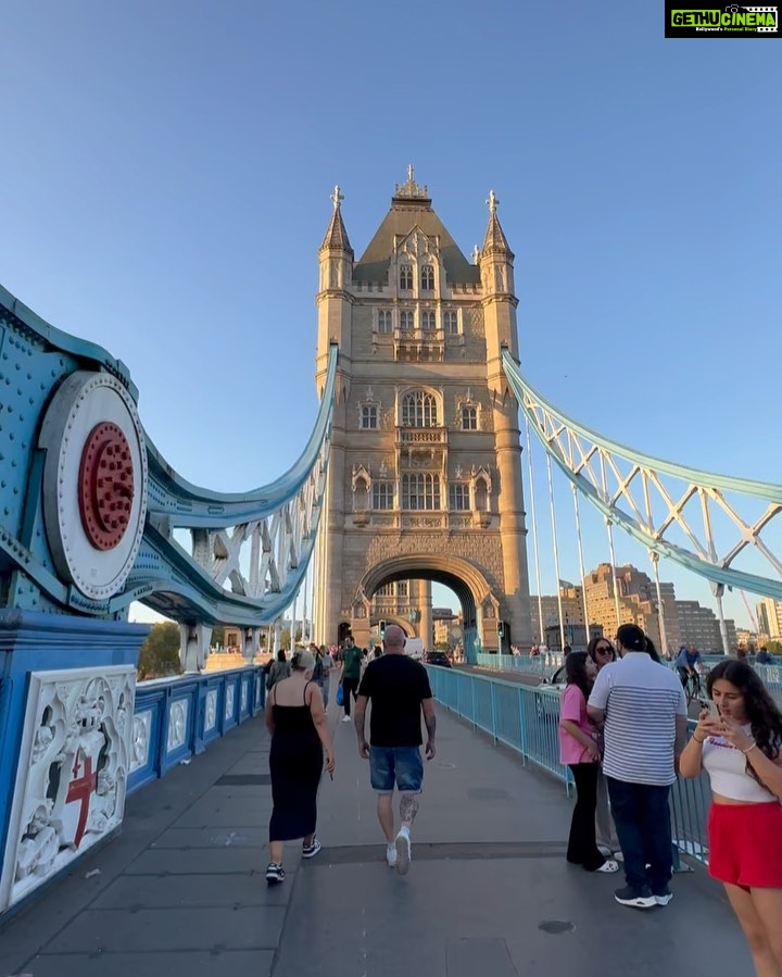 Payal Rajput Instagram - Keep Calm & Cross the Tower Bridge 🌉 #londondiaries 🇬🇧 Tower Bridge, London