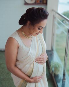 Pearle Maaney Instagram - 🌸🧿🌼
.
Click @pearle_productions