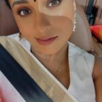 Pearle Maaney Instagram – Been wanting to make a reel for this beautiful song 🎵
.
Saree @turmerikofficial 
Self Make up 🥰😋🌸