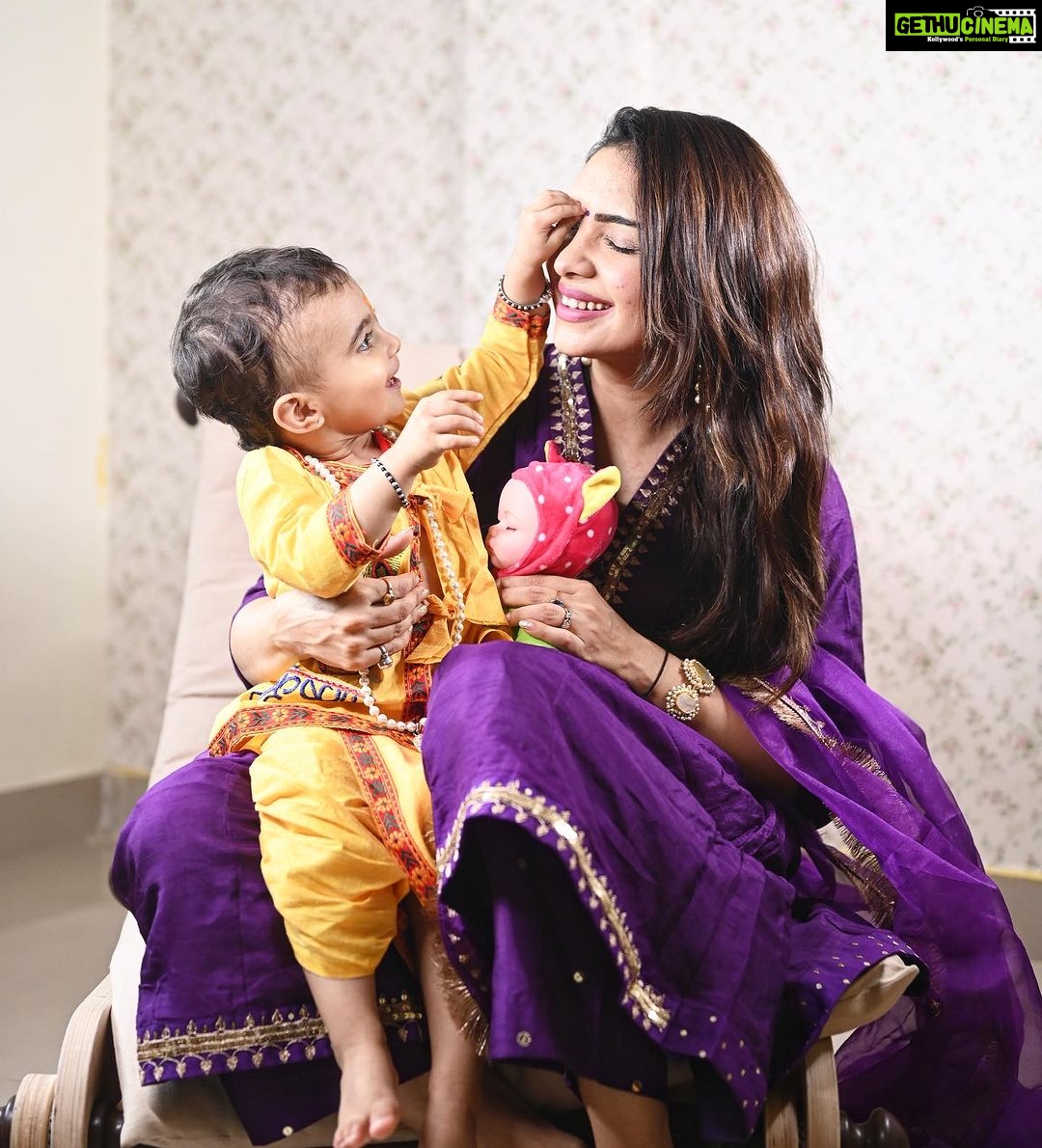 Pooja Banerjee Instagram - Happy Janmashtami my Little #Kanha my #LaddooGopal @sanassejwaal outfit from Vrindavan and my outfit by @shubhayu2524 📷- @atreo_akash