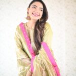 Pooja Banerjee Instagram - Eid Mubarak ❤️ 📷 @atreo_akash 👗 @shubhayu2524 💇🏻‍♀️ @vibeshealthcare