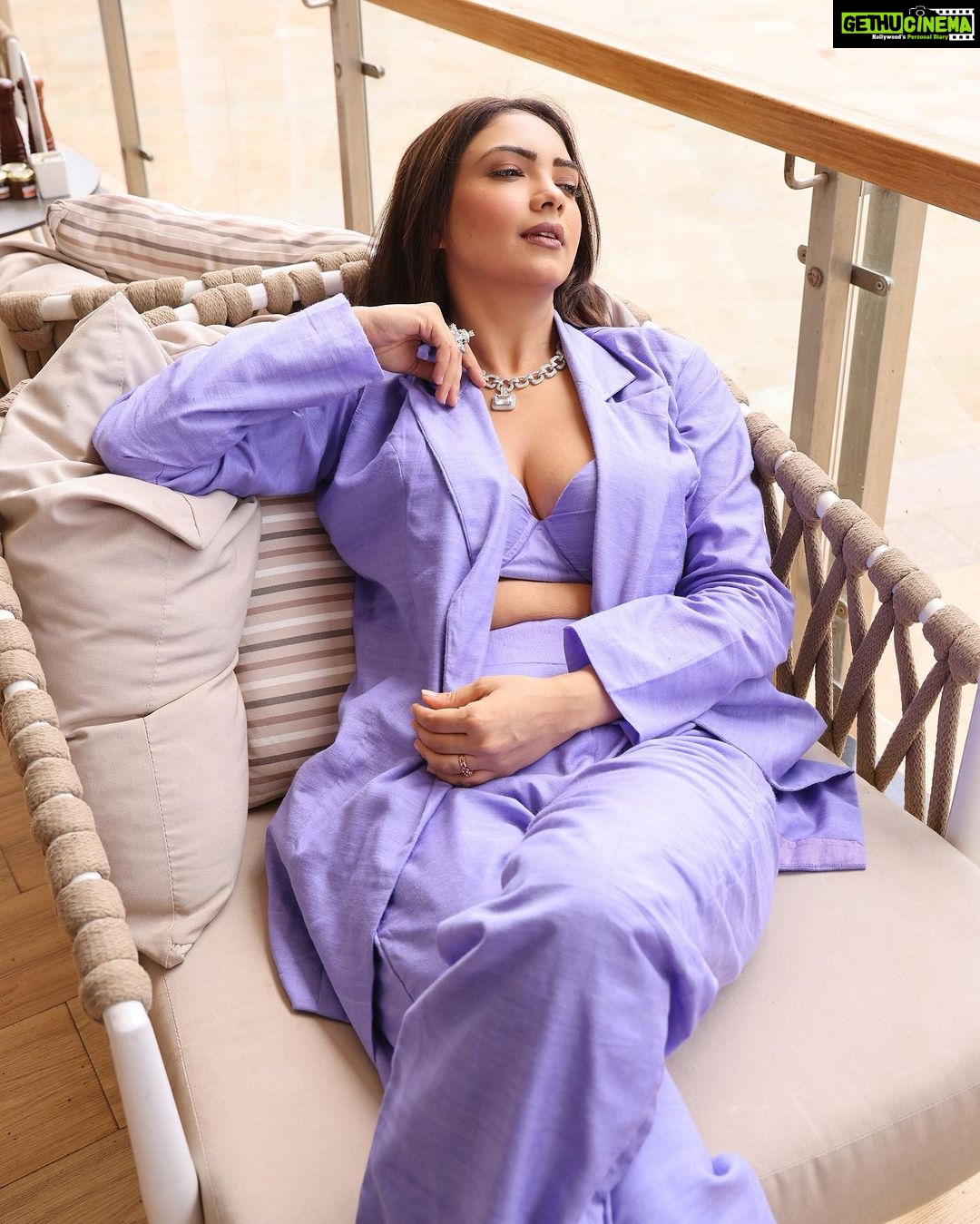 Pooja Banerjee Instagram - ππππππππππππ #CurrentMood #SelfLove #FashionPhotography #LoveYourSelf #SelfLoveisTrueLove #MammaofSana #Lilac #lilacoutfit #Mumbai #photoshoot #poser #ootd π Make-Up & Hair by @wasimmakeupartist π styled by @stylebykkumar π Outfit by : @adityamz_by_adi π Jewelry by: @miranabymegha π Jewelry PR: @affiliates_pr π shot by @tanmaymainkarstudio #PoojaBanerjii #LilacYou