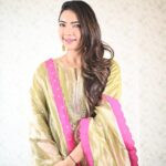 Pooja Banerjee Instagram - Eid Mubarak ❤️ 📷 @atreo_akash 👗 @shubhayu2524 💇🏻‍♀️ @vibeshealthcare