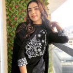 Pooja Banerjee Instagram - Keeping it simple this Festive Season…. outfit by @ambraee_ HMU BY @jhanvimehta_mua_ Mumbai, Maharashtra