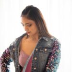Pooja Banerjee Instagram – Just…. 🧿 Styled by @nidhikhurda

🧿 HMU BY- @jhanvimehta

🧿 Captured by – @captis.studios.fashion 

🧿Jwellery by @rubans.in @oakpinionpr

#PoojaBanerjii #SareeLover #Love #IndoWestern #BlingIt #IndiaBling