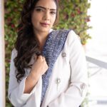 Pooja Banerjee Instagram - If I had to get decked up for the G20 Summit for India i.e भारत 🇮🇳 🧿 Styled by @nidhikhurda 🧿 HMU BY- @jhanvimehta 🧿 Captured by - @captis.studios.fashion Jwellery by @rubans.in @oakpinionpr Bharat