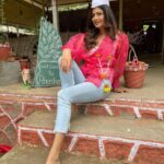 Pooja Batra Instagram – Happy #gudipadwa Y’all. May the darkness around fade away and showcase a new spirit and light for all. #lunarfortnight 🙏 @parasharagritourism for the hospitality 💐 Pune, Maharashtra