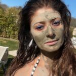 Pooja Batra Instagram – Rejuvenated, Detoxed, Feel amazing thanks to the #sulphurNaturalhotwatersprings #cryotherapy #massages #Goldfacials #mudpacks #company and the pampering from everyone in @termedisaturnia #saturnia #tuscany #italy 🙏 #dolchevita Saturnia