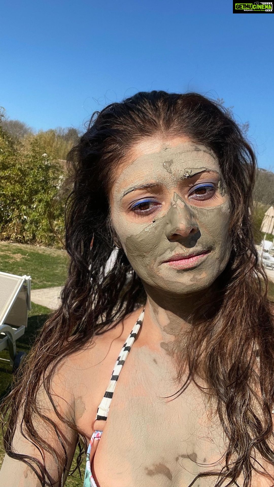 Pooja Batra - 15.1K Likes - Rejuvenated, Detoxed, Feel amazing thanks to the #sulphurNaturalhotwatersprings #cryotherapy #massages #Goldfacials #mudpacks #company and the pampering from everyone in @termedisaturnia #saturnia #tuscany #italy 🙏 #dolchevita