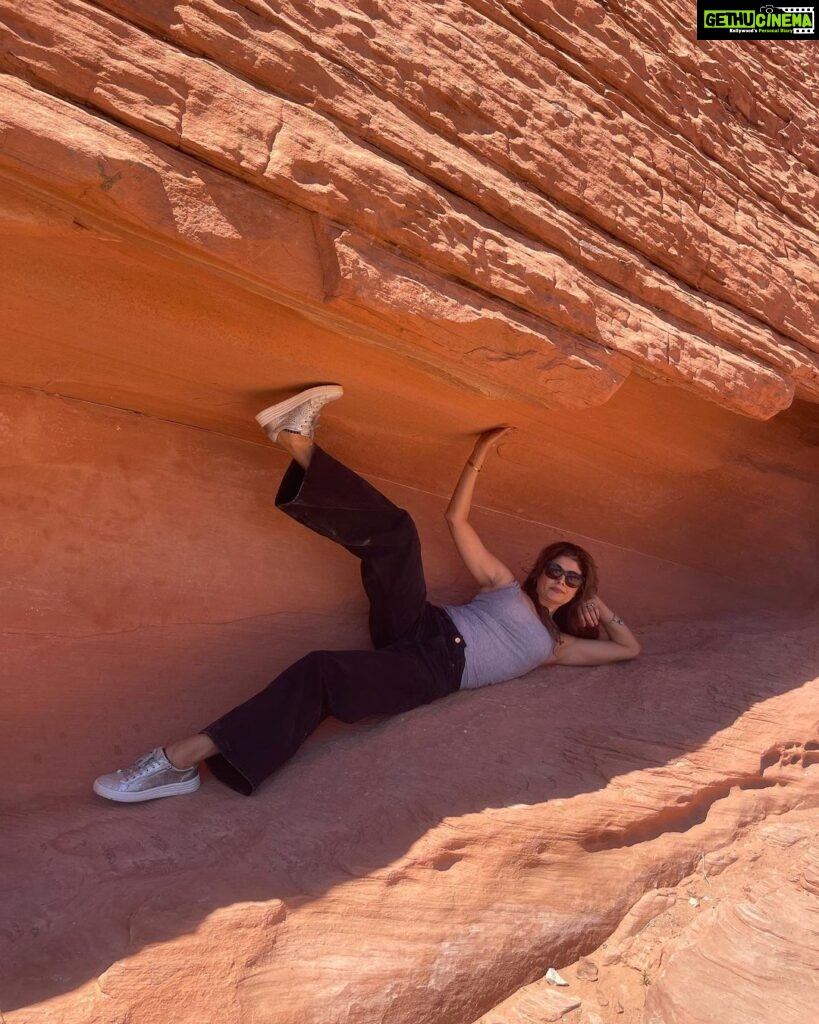 Pooja Batra Instagram - In the geologic wonderland known as Valley of Fire 🔥with Petroglyphs that date back AD 500-1100 & rich Cryptobiotic Soil. #Nevada #LasVegas 📸 @tamannashah