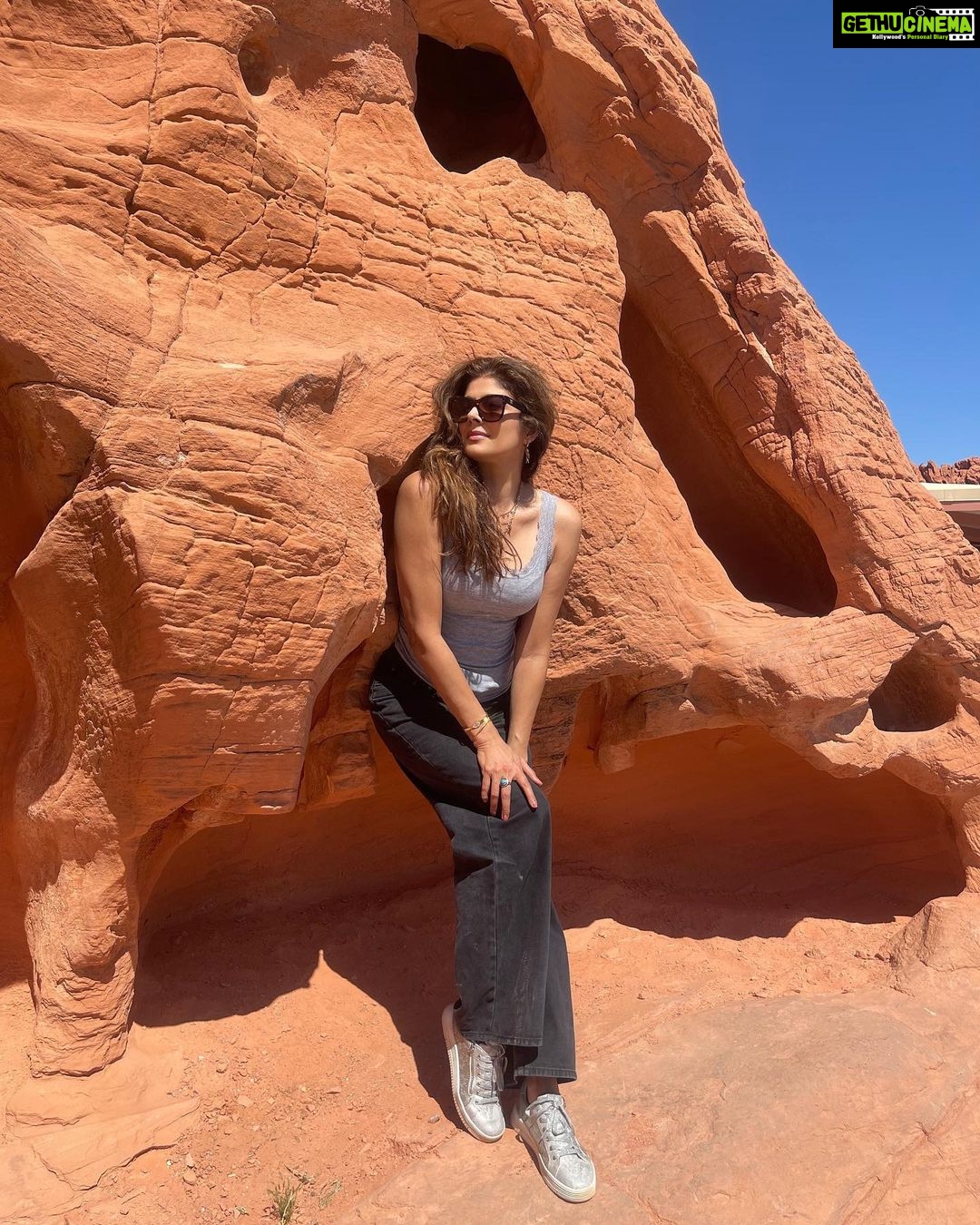 Pooja Batra Instagram - In the geologic wonderland known as Valley of Fire 🔥with Petroglyphs that date back AD 500-1100 & rich Cryptobiotic Soil. #Nevada #LasVegas 📸 @tamannashah