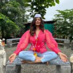 Pooja Batra Instagram – Happy #gudipadwa Y’all. May the darkness around fade away and showcase a new spirit and light for all. #lunarfortnight 🙏 @parasharagritourism for the hospitality 💐 Pune, Maharashtra