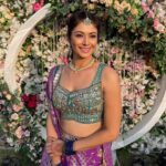 Pooja Batra Instagram - Which Outfit/Image is your fav? 📸 @dbhatnagar Thank you @raashi_rastogi for insisting I post these. Thank you @mehndicultrofficial for the fabulous organic #henna #mehndi Outfits by @rashmi_aaryaa India