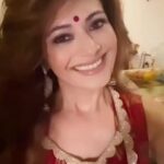Pooja Batra Instagram - #Repost @maharashtratourismofficial with @use.repost ・・・ Former Miss India, popular actor and yogini, the multi-talented @poojabatra wishes you all an auspicious and joyous Diwali. May this Festival of Lights bring you abundance, prosperity and happiness. And may your mind and soul shine brighter than ever. 🪔 मिस इंडिया, लोकप्रिय अभिनेत्री आणि योगिनी, प्रतिभावान @poojabatra हिच्याकडून तुम्हाला शुभ आणि आनंददायी दिवाळीच्या शुभेच्छा. हा दिव्यांचा सण तुमच्या जीवनात भरभराट, समृद्धी आणि आनंद घेऊन येवो. आणि तुमचे मन नेहमी प्रकाशमय होऊ दे!! #MaharashtraTourism #MahrashtraUnlimited #Diwali2022#GreenDiwali #DiwaliCelebrations #EcoDiwali #FestivalOfLights #SafeDiwali