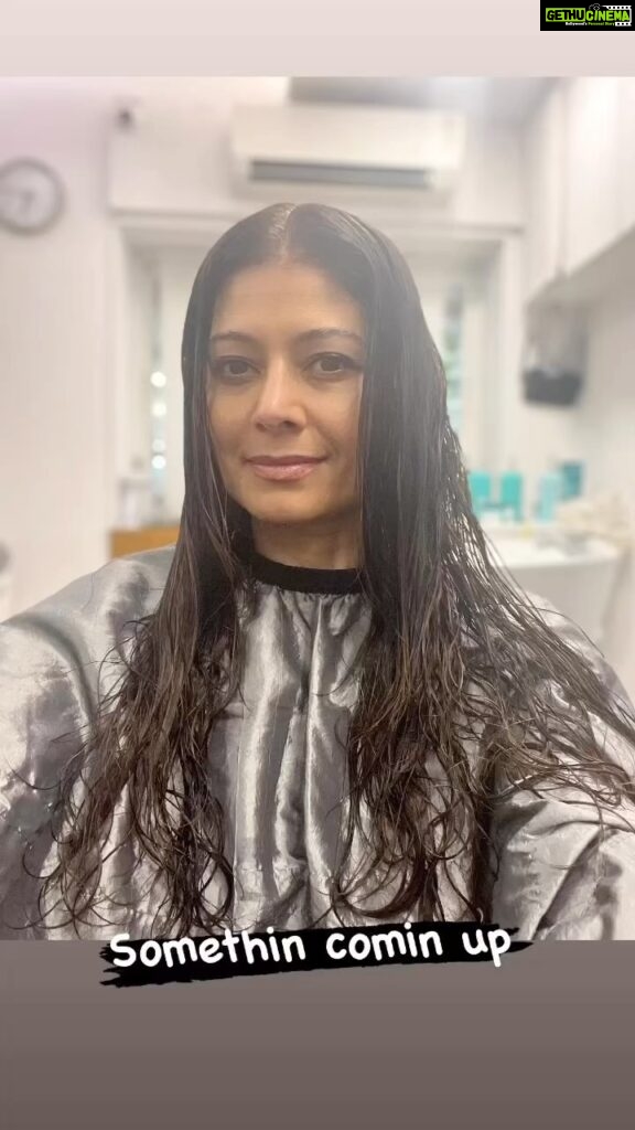 Pooja Batra Instagram - Makeover time 💃 Cut n colour change for the lovely @poojabatra @kromakaysalon @dj.ganesh932 #haircut #haircolor #hairstylist #hairartistry #caramelhair #caramelbrownhair #layeredhaircut #hairtransformation #mumbaihairdresser #mumbaihairsalon #mumbaihairstylist #babylights #hilites