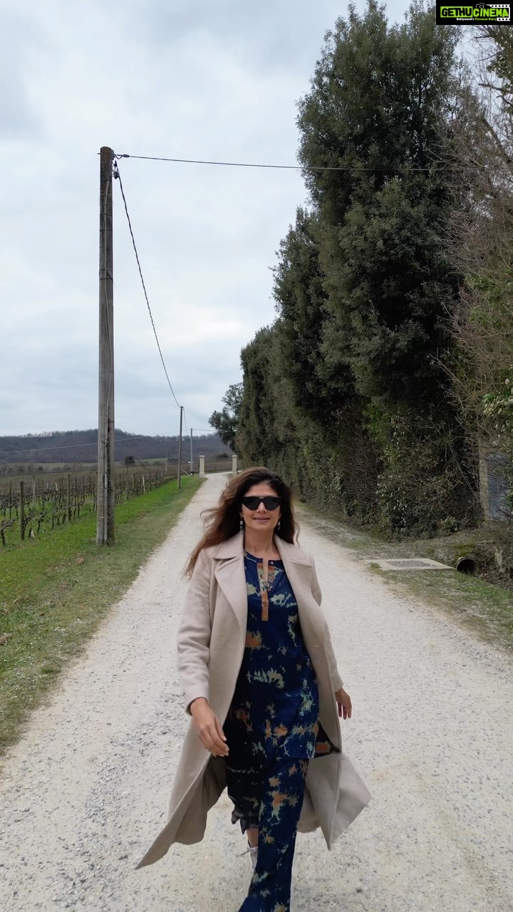 Pooja Batra Instagram - You are the sky. Everything else — it’s just the weather. ~ Pema Chödrön 🎥 @nishankswami