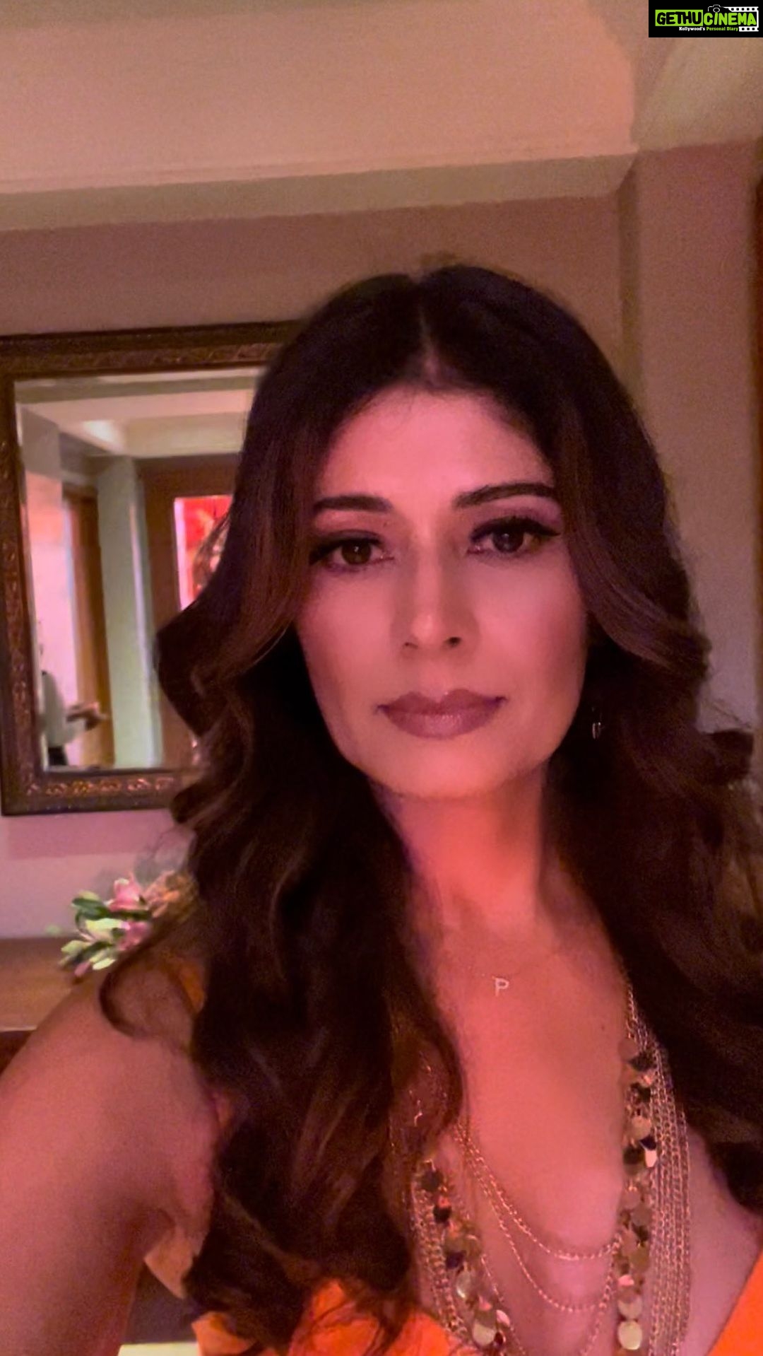 Pooja Batra Instagram - Always supporting #bewithbeti @anuranjan1010 @gulshangrover @poonam_dhillon_ @suzkr @anushkaranjan
