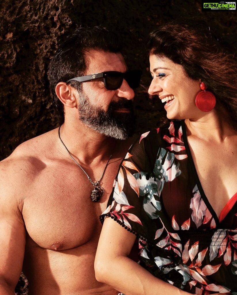 Pooja Batra Instagram - My happy space, my love, you are my world, Thnku for being there, Happy birthday love ❤️ . . . #love #care #gratitude #wife #birthday #october #bliss #happybirthday #sunshine #togetherforever #solemate #eternal #joy