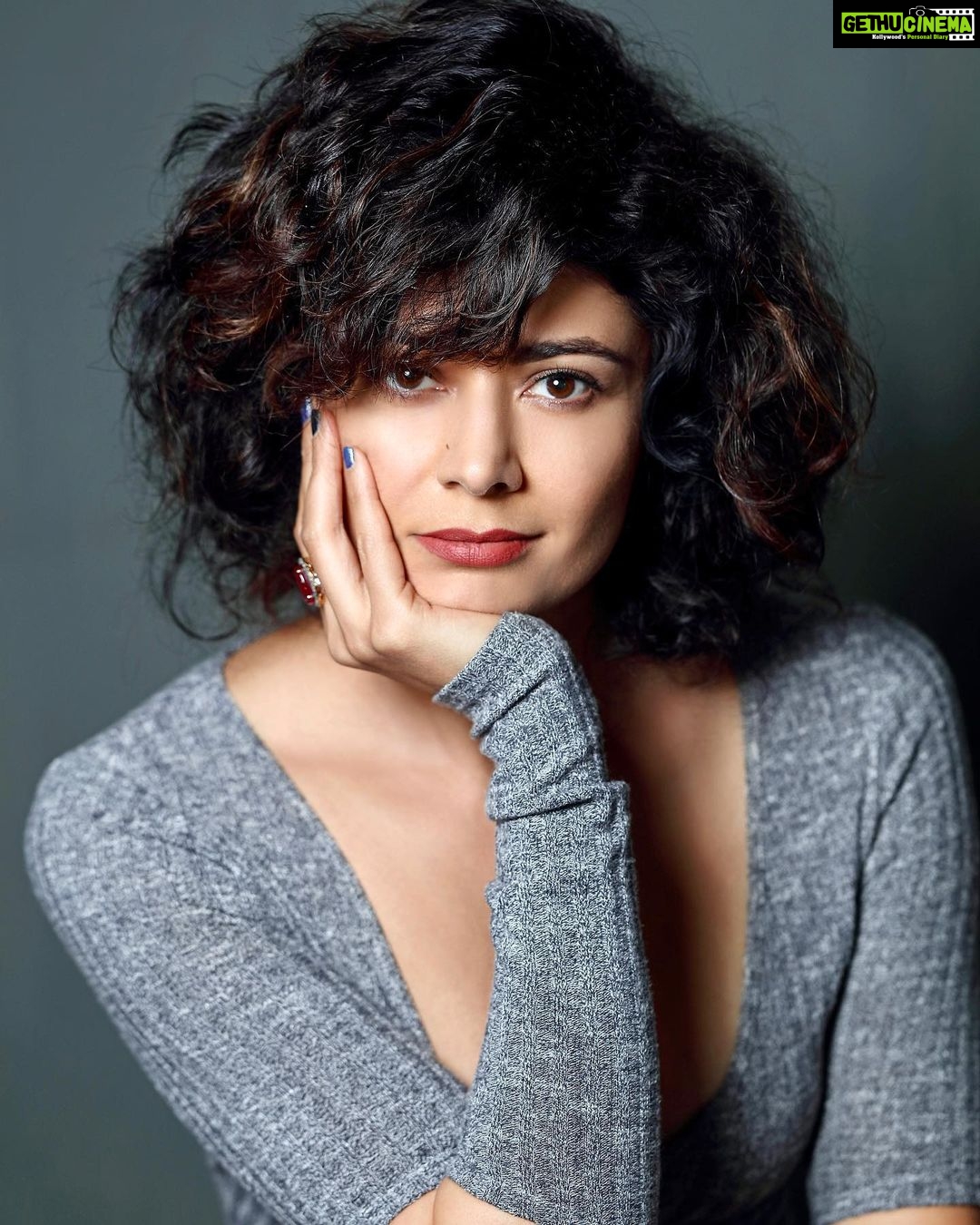 Pooja Batra Instagram - Sunshine in my Pocket
