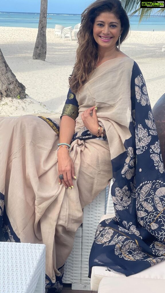Pooja Batra Instagram - Wearing my fav outfit in the world in my fav place in the world #saree #zanzibar #tanzaniz #africa at @luxmarijani Ashante @salehakhan10 LUX Marijani