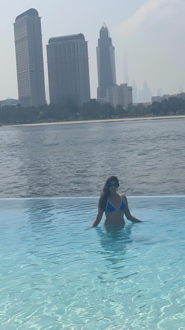 Pooja Batra Instagram - Stay Natural, Stay Beautiful 📸 @dbhatnagar Park Hyatt Dubai Creek Golf & Yacht Hotel