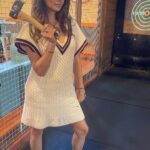 Pooja Batra Instagram – 🪓 Throwing. Thank you to all my cousins 🥰🥰 who took me to @daboccery for this fun game. #axe #throw #livermore Da Boccery Livermore