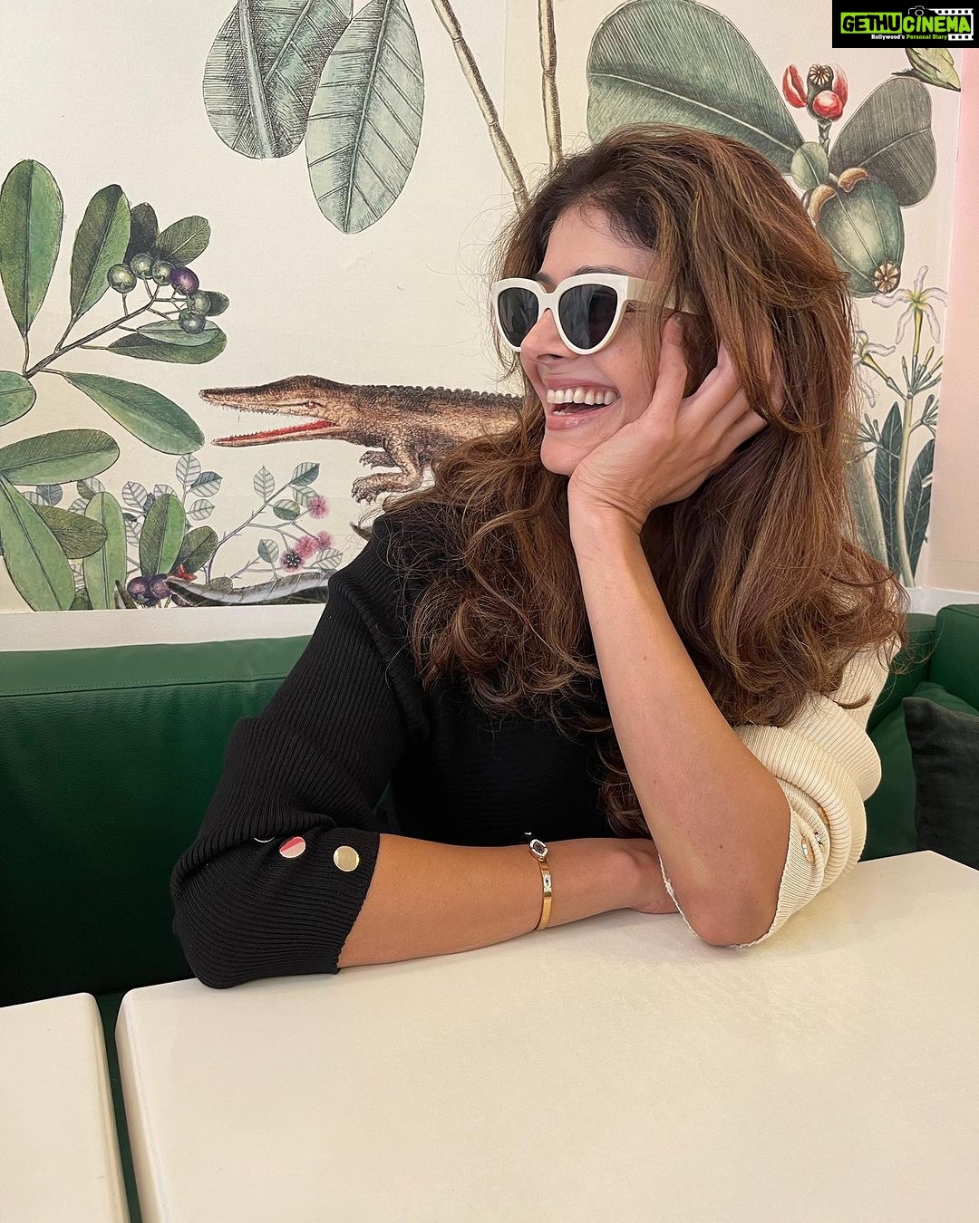 Pooja Batra Instagram - I’m either very brave or very foolish, At least I’m living my life. 📸 @hetal_s_shah @agarwal.shefu