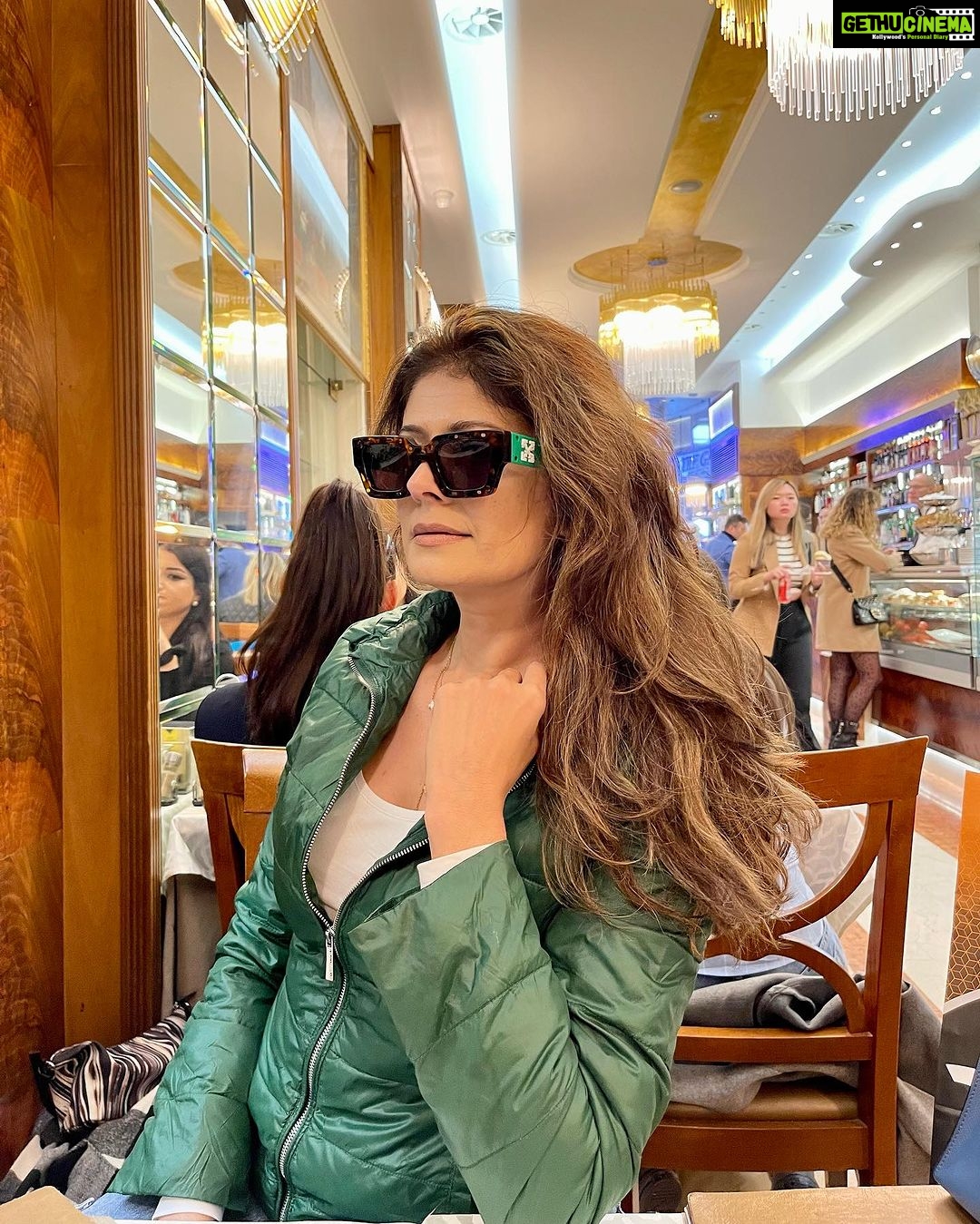 Pooja Batra Instagram - I’m either very brave or very foolish, At least I’m living my life. 📸 @hetal_s_shah @agarwal.shefu