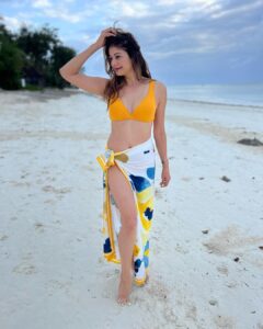 Pooja Batra Instagram - Taking my soul on a journey #africa #paje #zanzibar #zanzibareast #tanzania in the gorgeous @baladin.zanzibar @dbhatnagar @salehakhan10 📸 @ibra_muddy #takingmysoulonajourney @sktoursandsafaris @saffkanji7